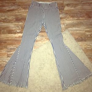 Show Me Your Mumu Berkeley bell bottoms 💙